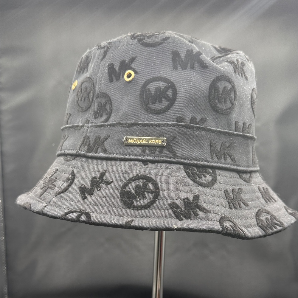 Michael Kors NEW Monogram Black Bucket Hat